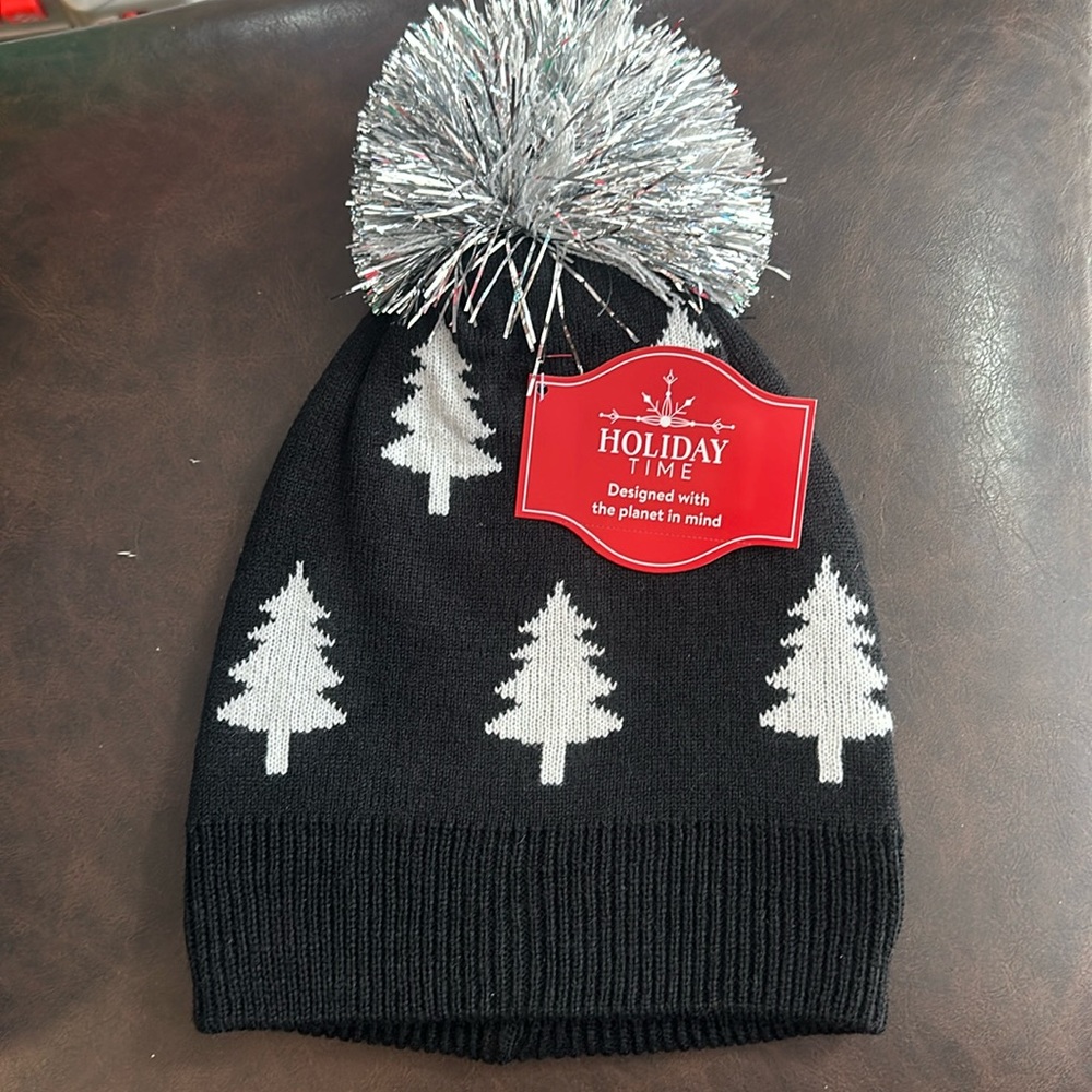 HOLIDAY TIME TREE BEANIE HAT: NEW WITH TAGS